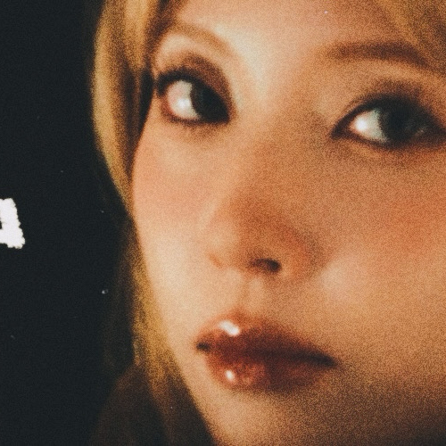 Behind-the-scenes cut of Mayuka (NiziU)