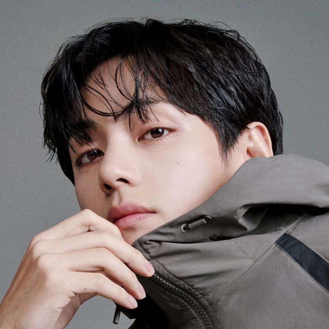 V (防弹少年团)的最新照片