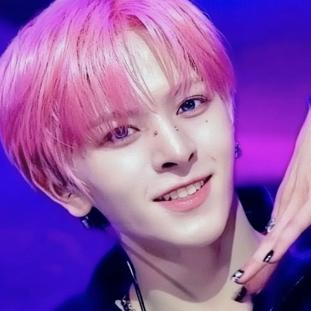 Recent activity shot of Laurence (n.SSign)