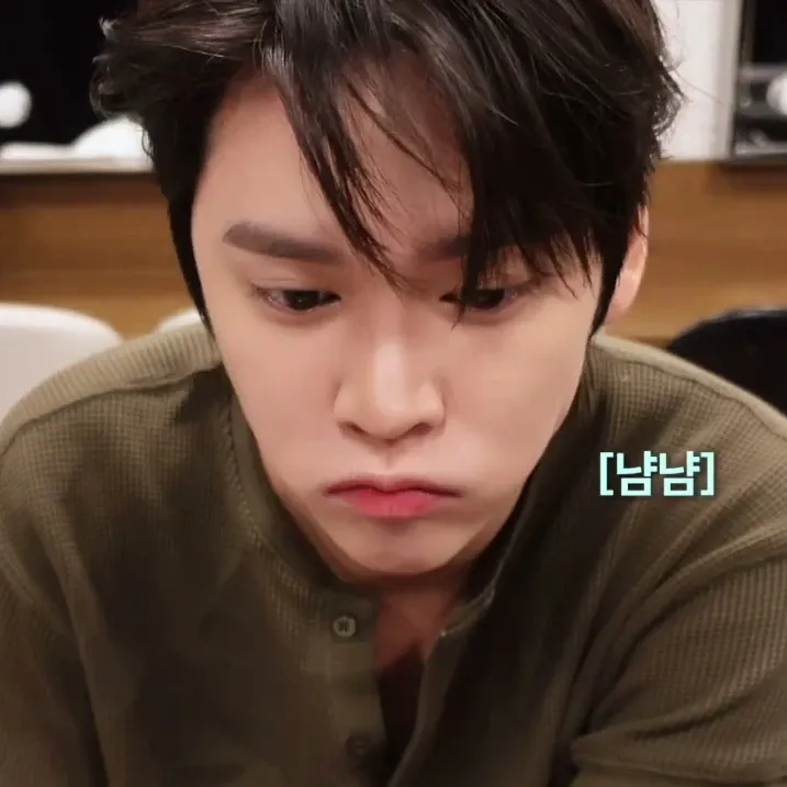Recent activity shot of Eunseok (RIIZE)