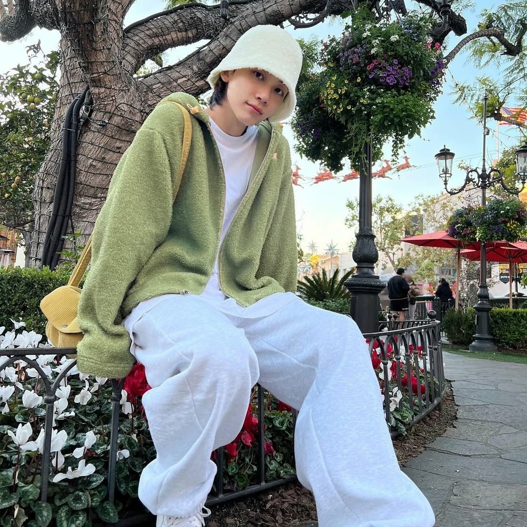 Latest photo of Jeonghan (SEVENTEEN)