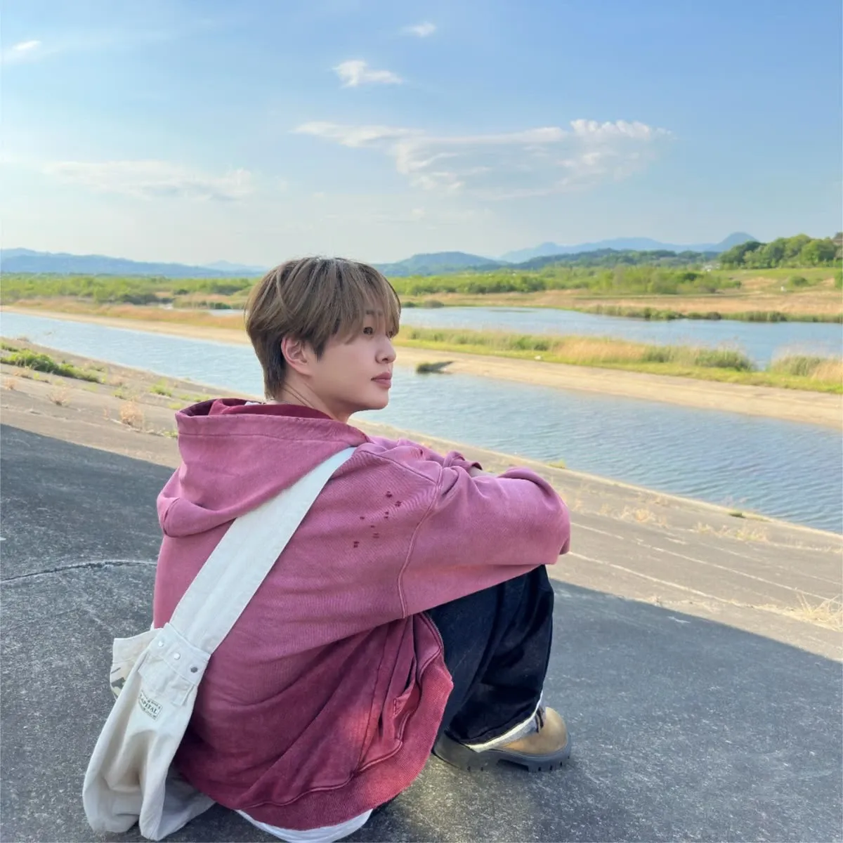 A moment captured by Onew (SHINee)'s fan