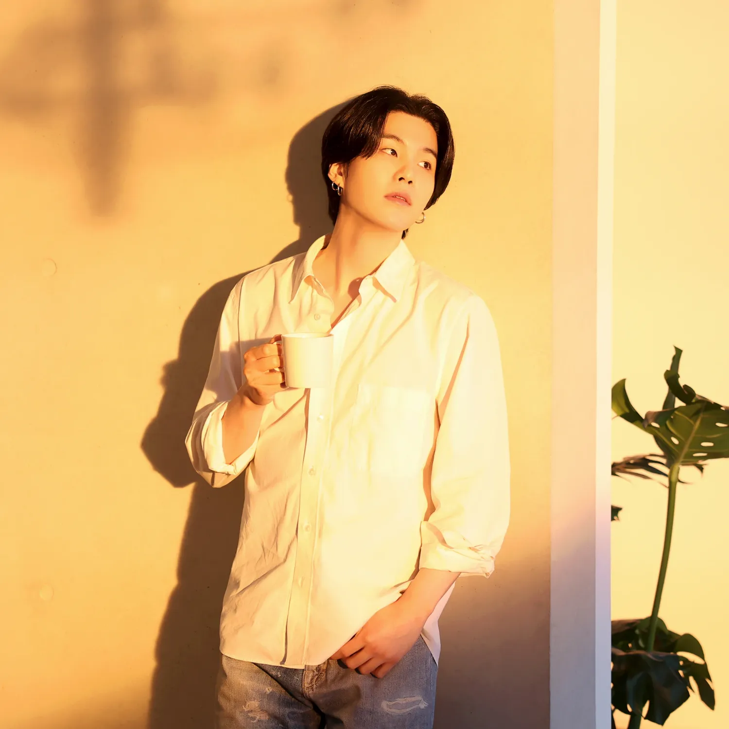 Behind-the-scenes cut of BTS