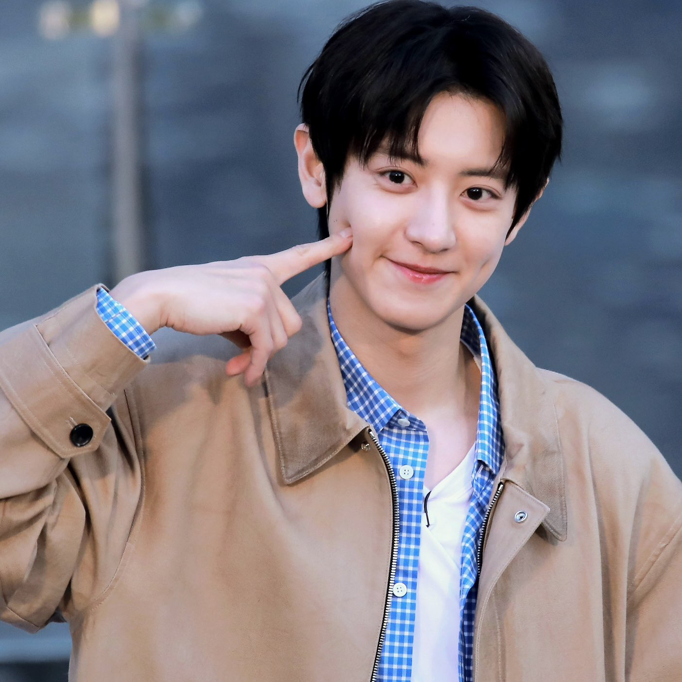 Recent activity shot of Chanyeol (EXO)