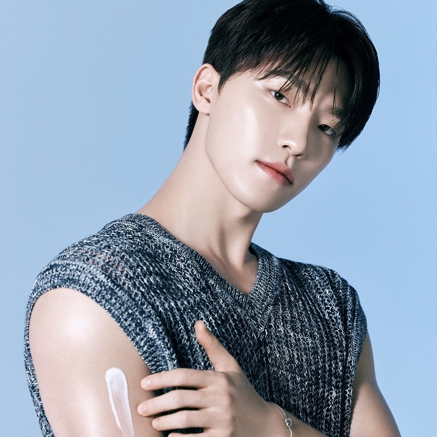 Recent activity shot of Dino (SEVENTEEN)