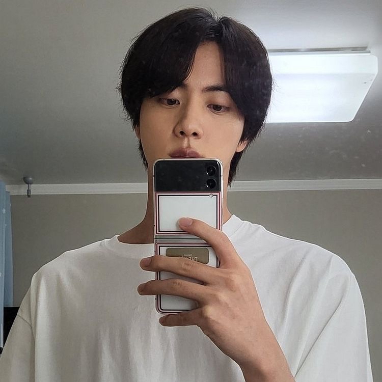 Foto terbaru Jin (BTS)