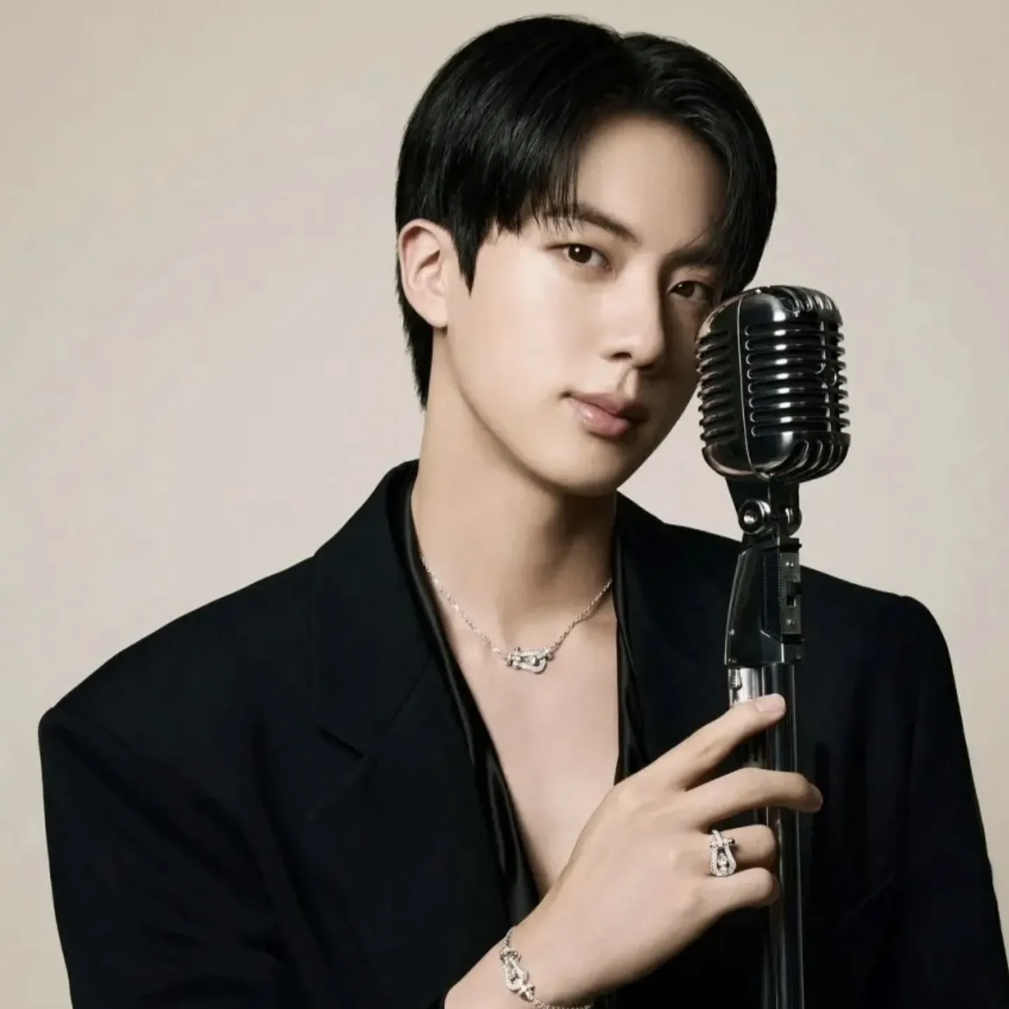 Momen yang diabadikan oleh penggemar Jin (BTS)
