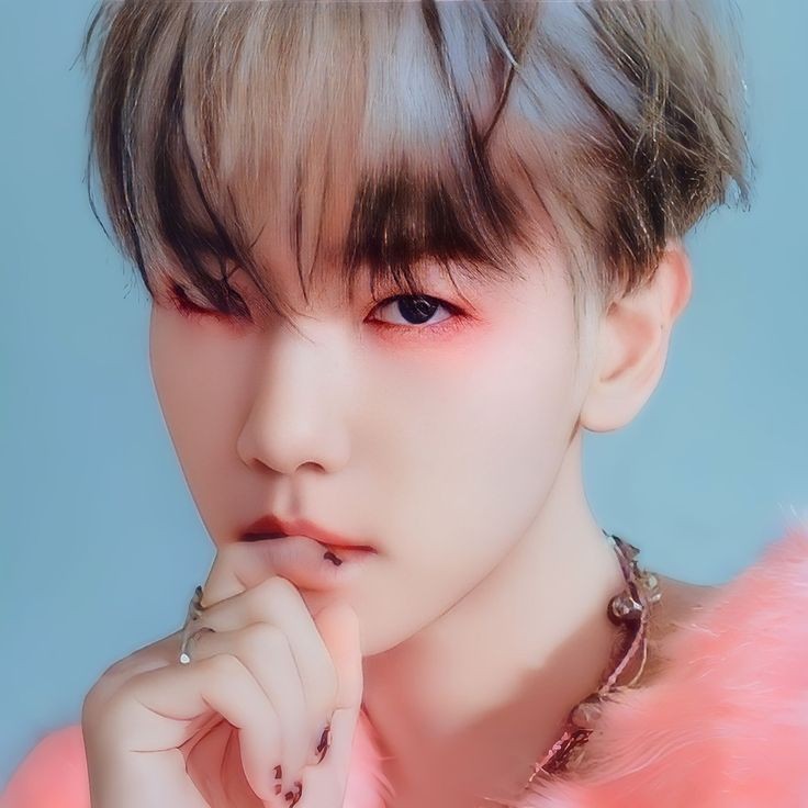 백현 (EXO)의 최신 사진