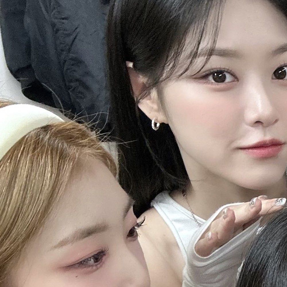 Behind-the-scenes cut of Loossemble