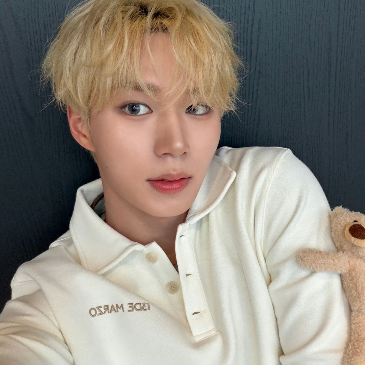 Behind-the-scenes cut of Kim Junseo (ALPHA DRIVE ONE)
