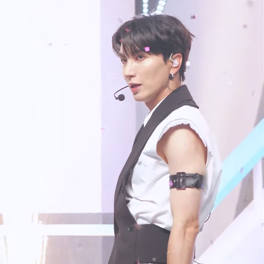 Latest photo of Leeteuk (Super Junior)