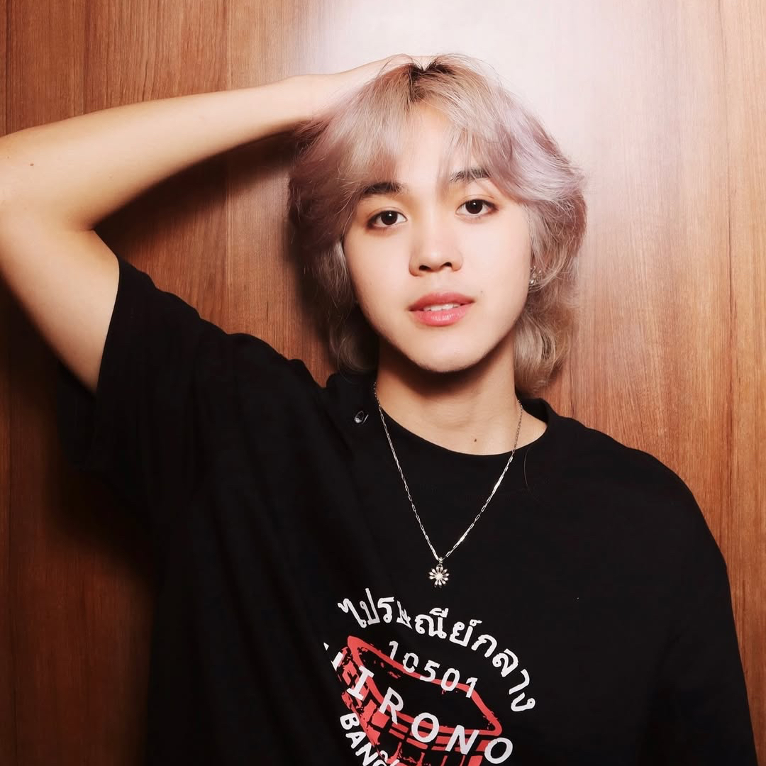 Behind-the-scenes cut of THI-O (NexT1DE)