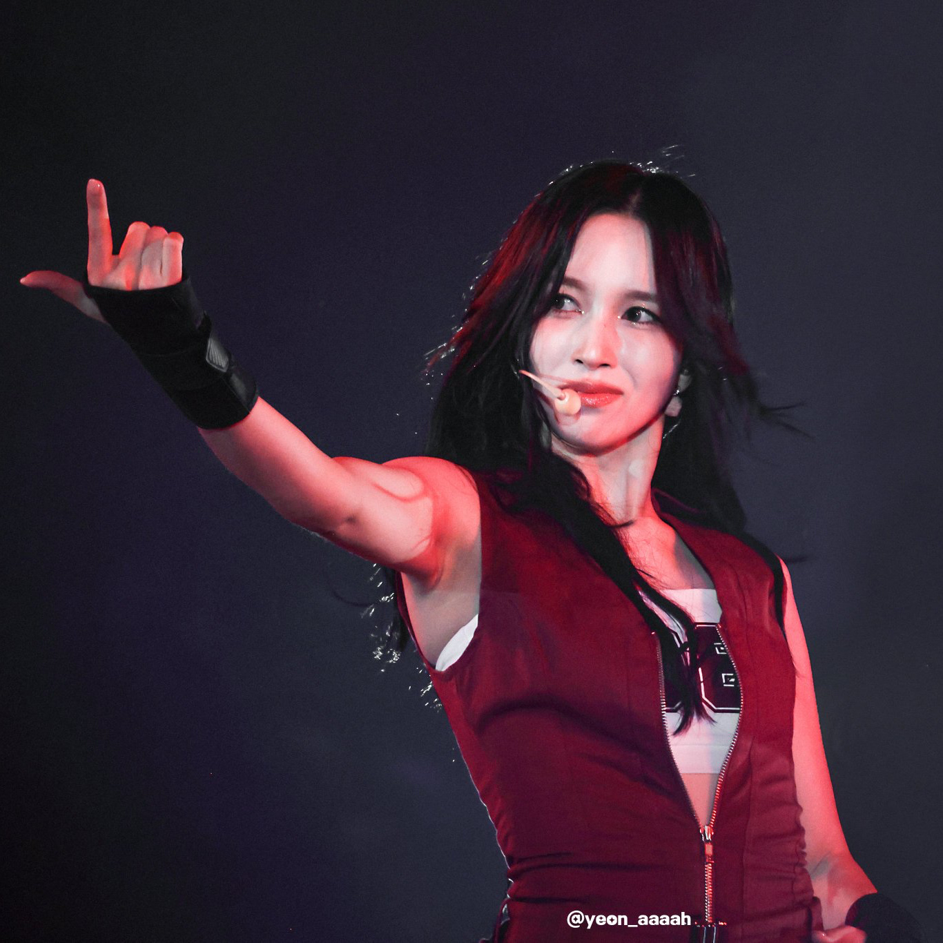 Behind-the-scenes cut of Mina (TWICE)