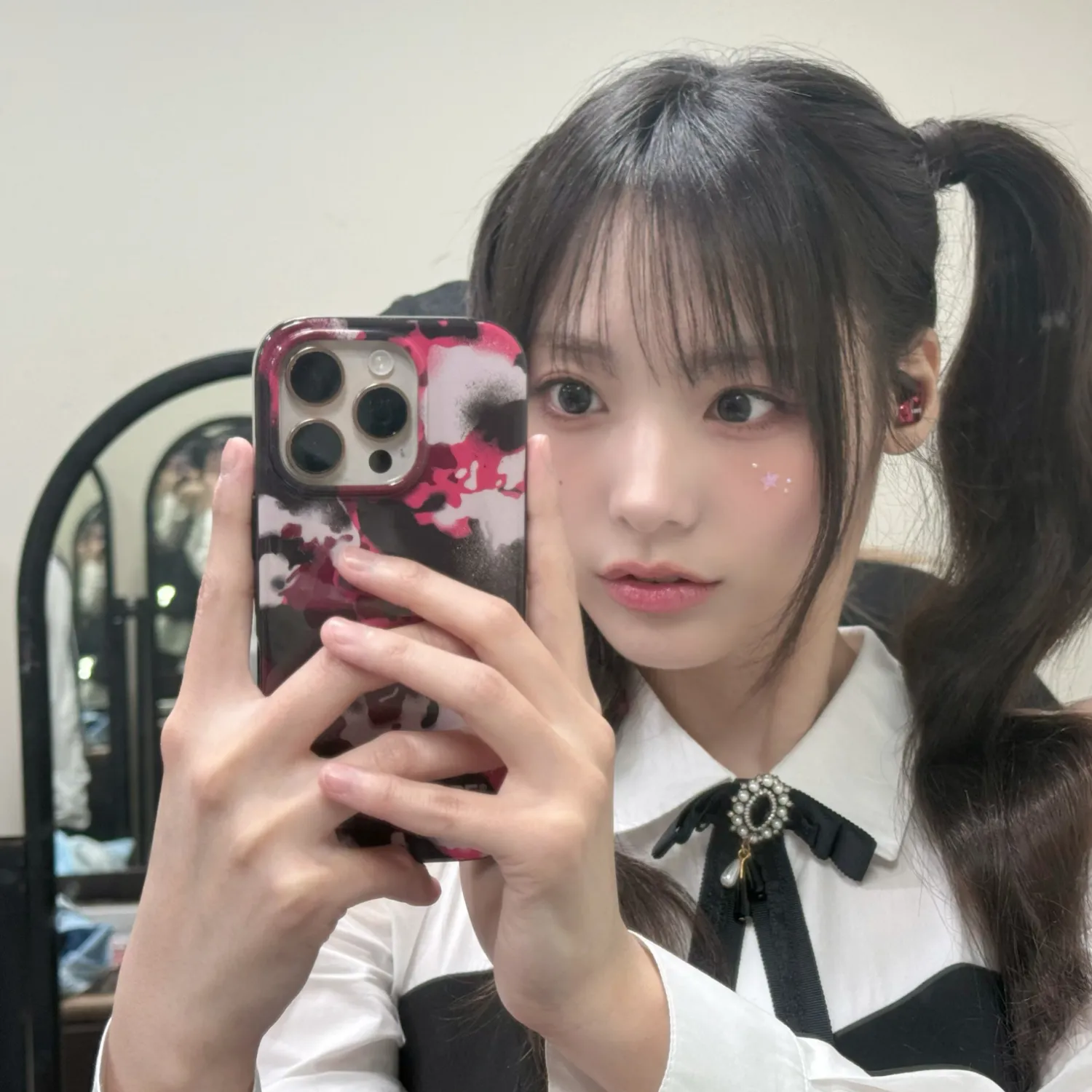 Latest photo of Siyeon (QWER)