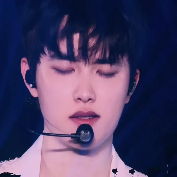 디오 (EXO)의 최신 사진