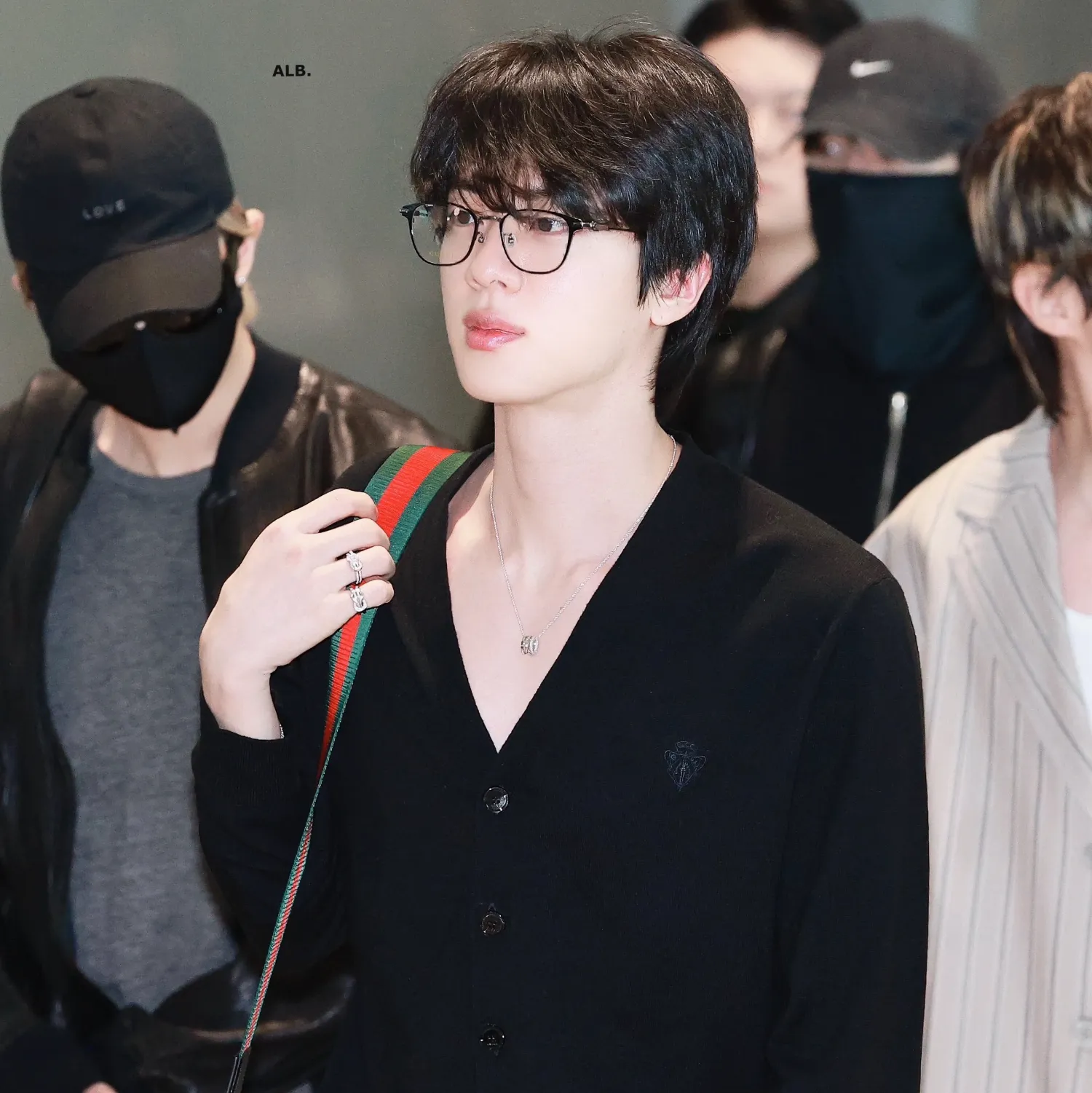 Jin (防弹少年团)的最新活动照片