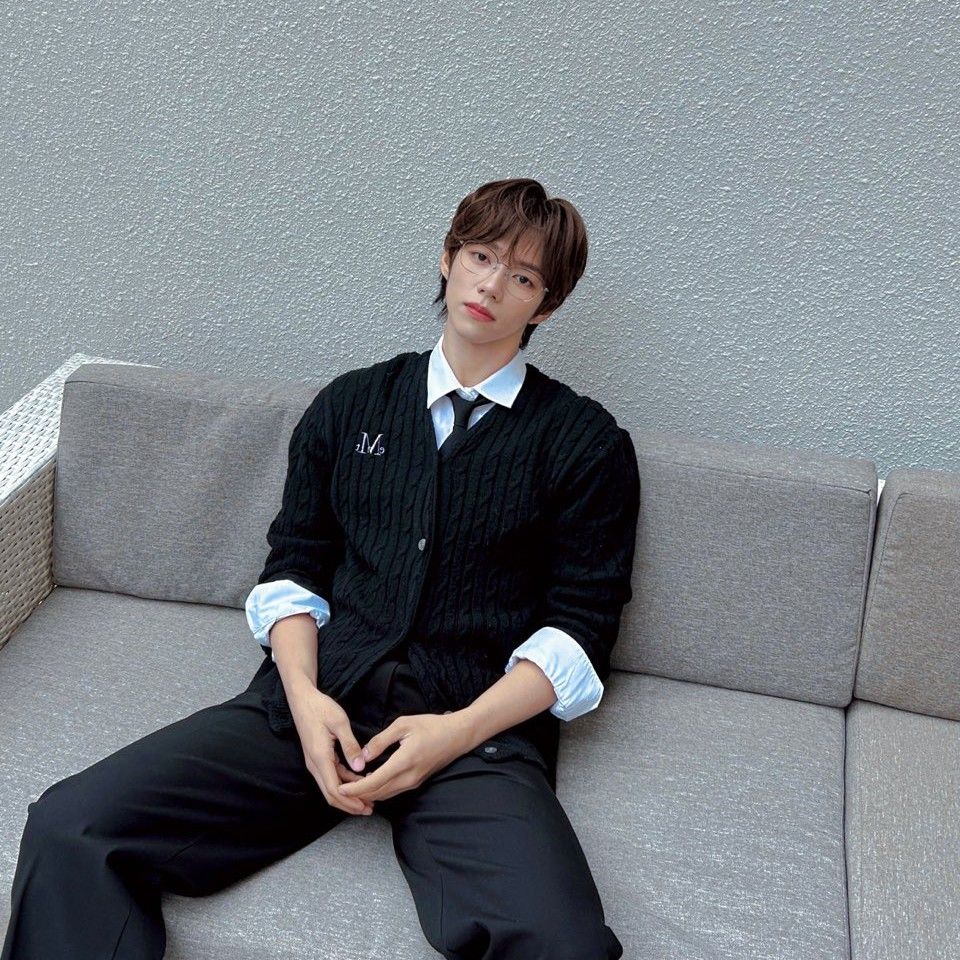 Behind-the-scenes cut of JL (AHOF)