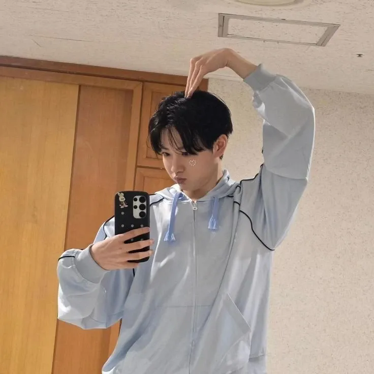 Behind-the-scenes cut of Junkyu (TREASURE)