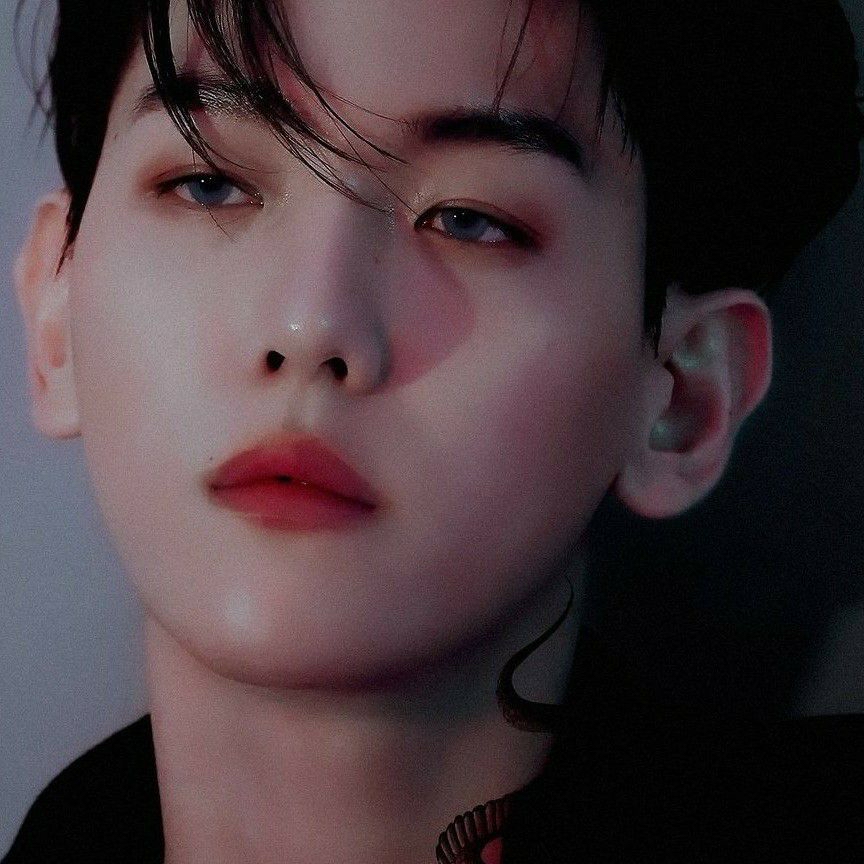 Behind-the-scenes cut of Baekhyun (EXO)