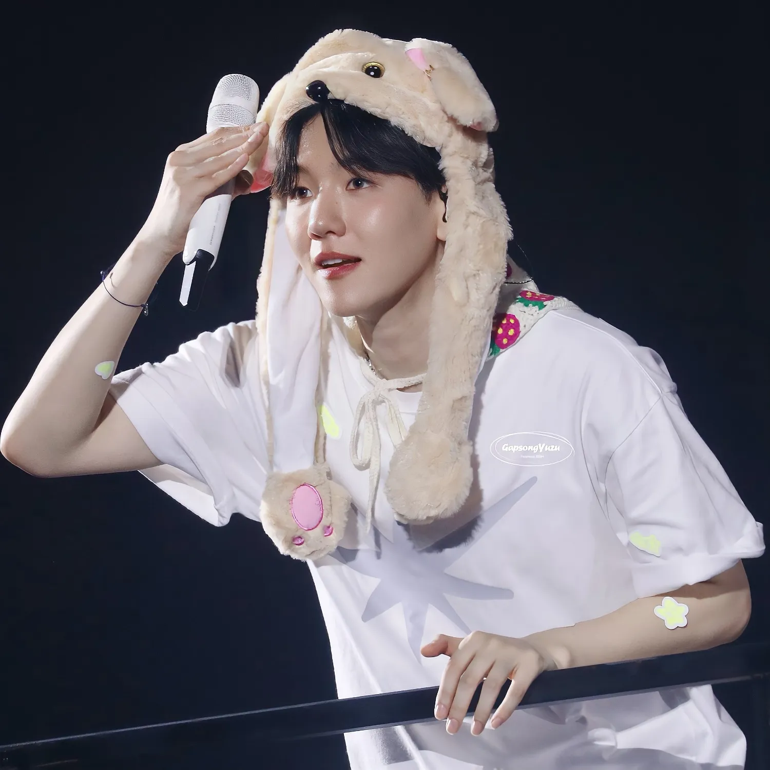 Recent activity shot of Baekhyun (EXO)