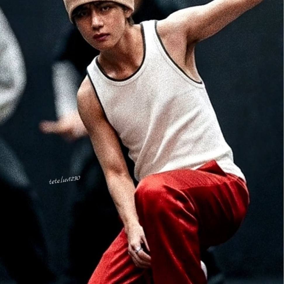 Momen yang diabadikan oleh penggemar V (BTS)