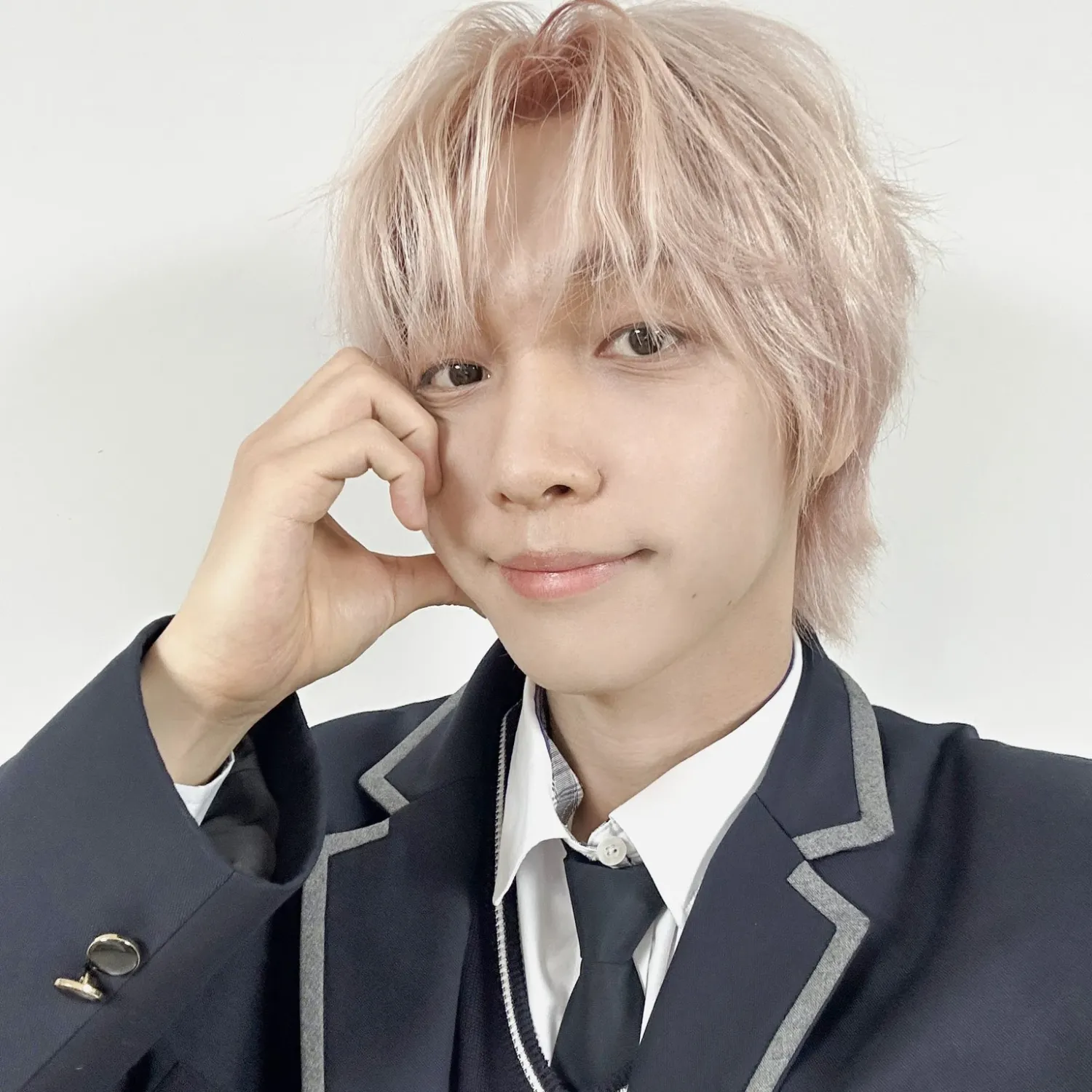 Recent activity shot of Jeong Sewoon