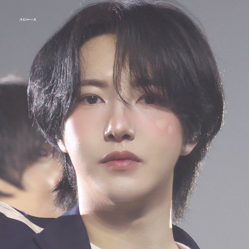 런쥔 (NCT DREAM) 최근 활동샷