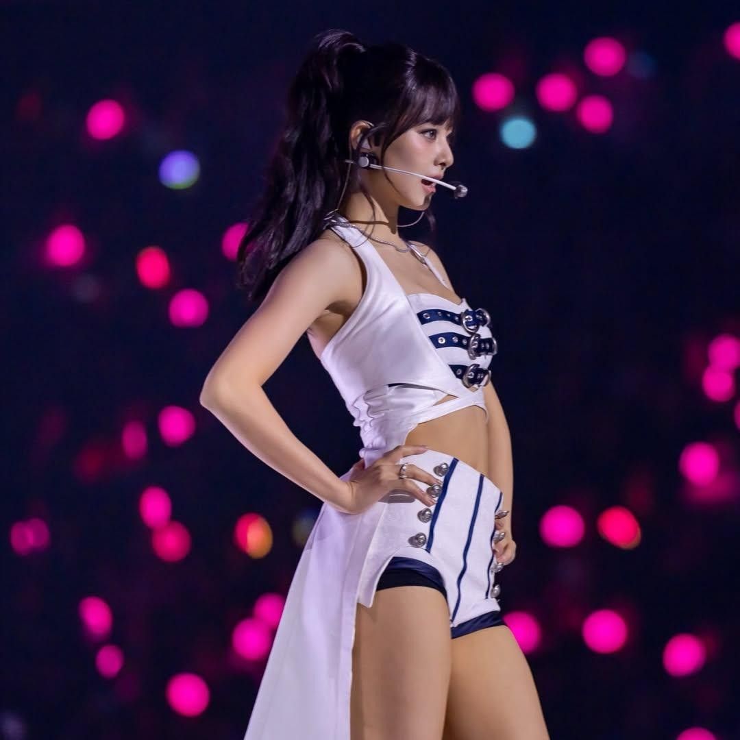 Momen yang diabadikan oleh penggemar Tzuyu (TWICE)