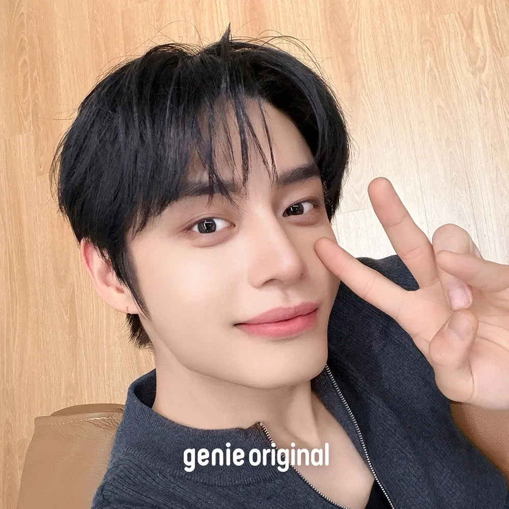 Latest photo of Kim Jiwoong (ZEROBASEONE)