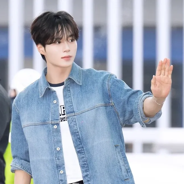 Recent activity shot of Kim Junseo (ALPHA DRIVE ONE)