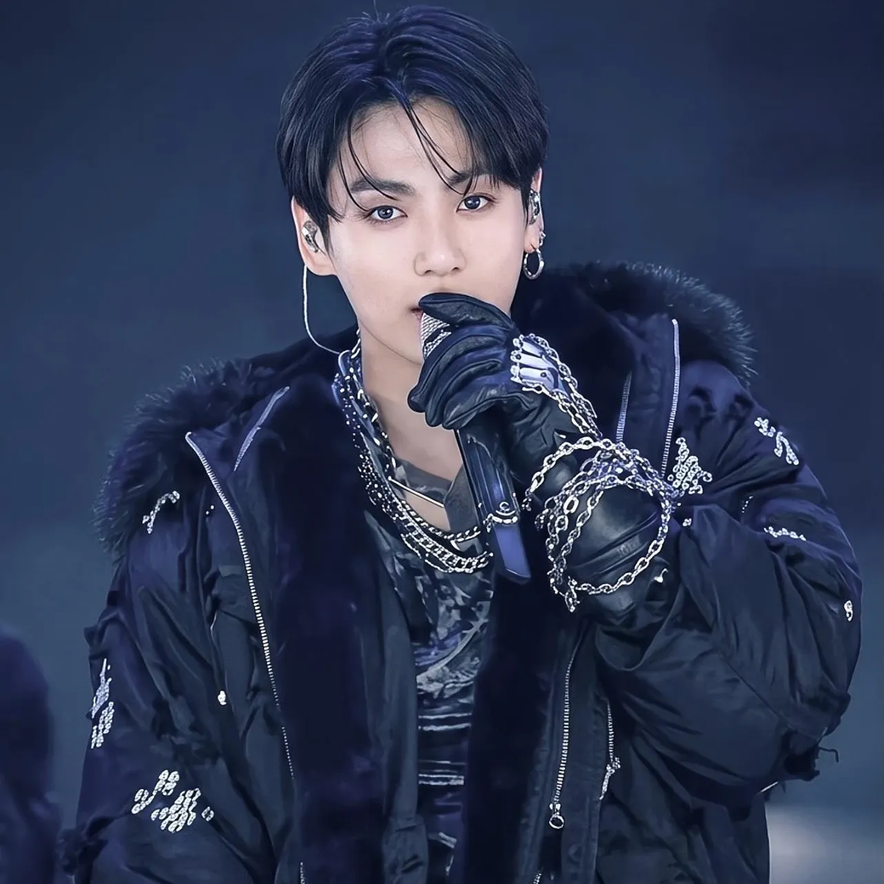 Foto aktivitas terbaru Jungkook (BTS)