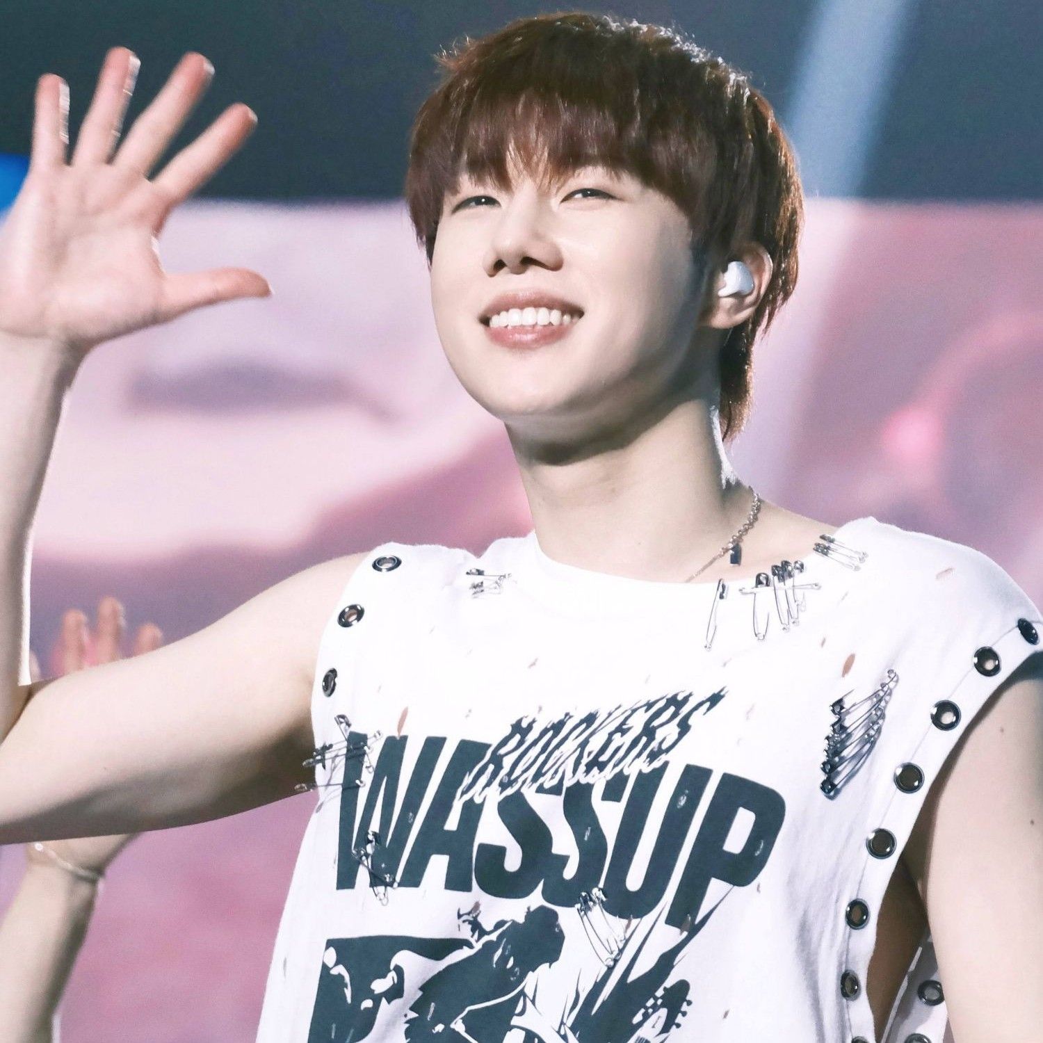 Behind-the-scenes cut of Sungkyu (INFINITE)