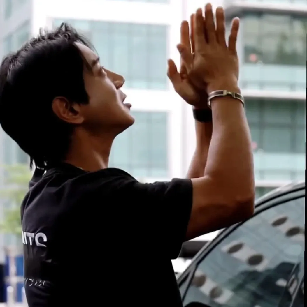 Recent activity shot of Hwang Chiyeol