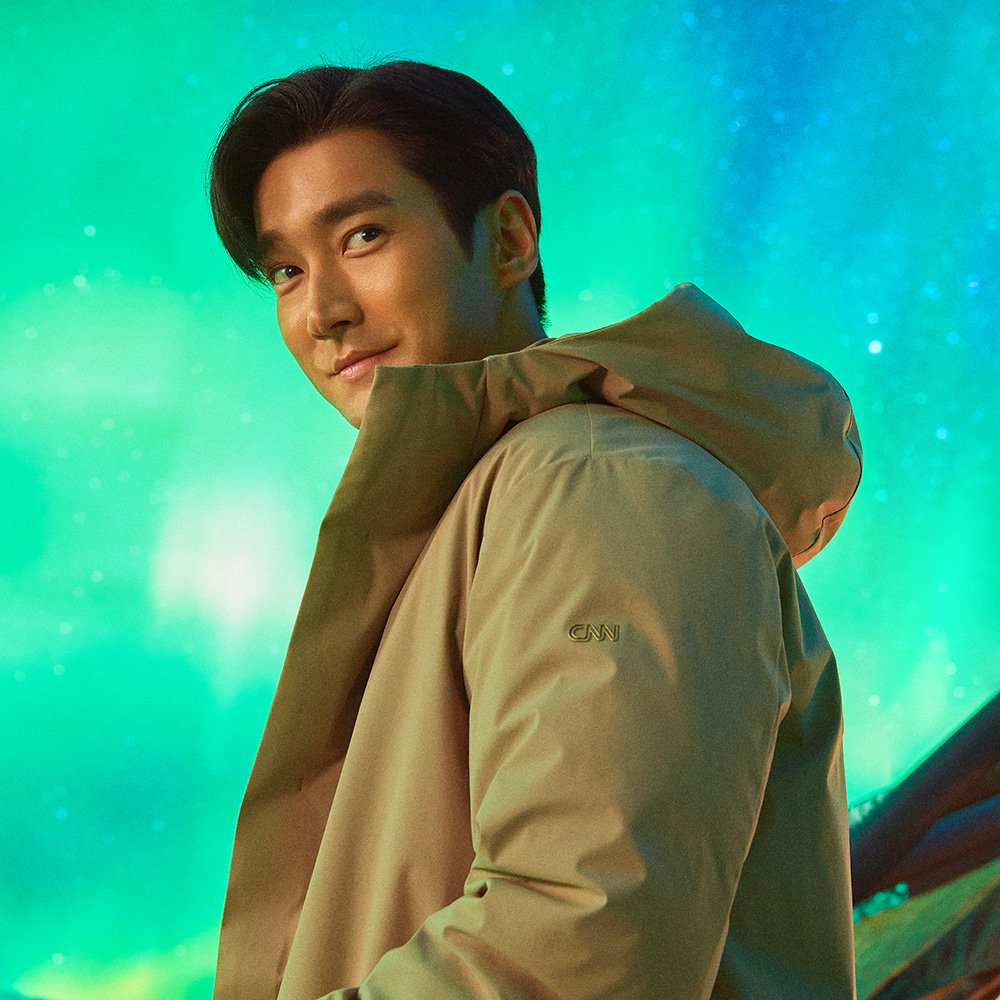 Behind-the-scenes cut of Siwon (Super Junior)