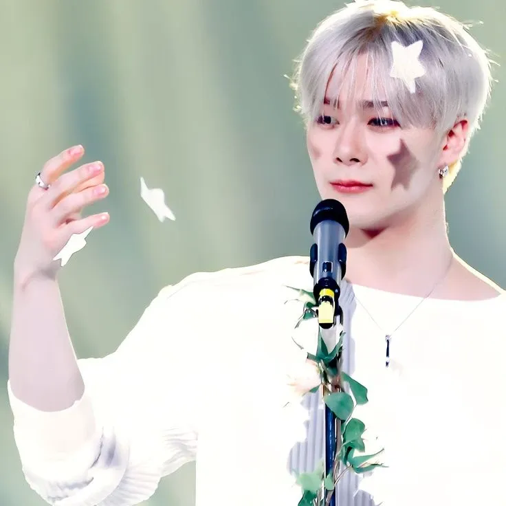 MJ (아스트로)의 최신 사진