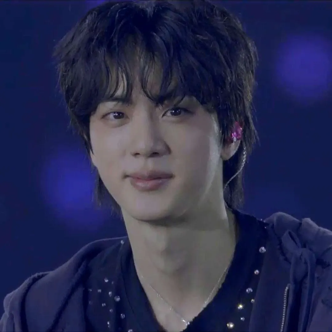 진 (방탄소년단) 최근 활동샷