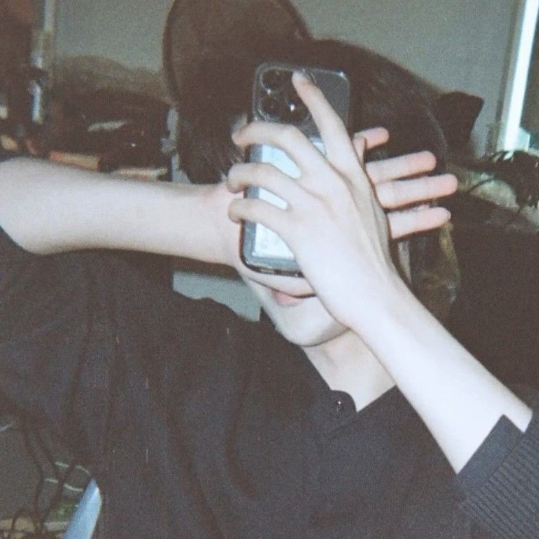 A moment captured by Ricky (ZEROBASEONE)'s fan