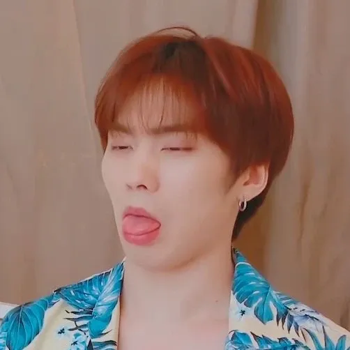 A moment captured by Rocky's fan