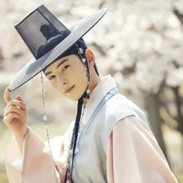 Latest photo of Eunwoo (ASTRO)