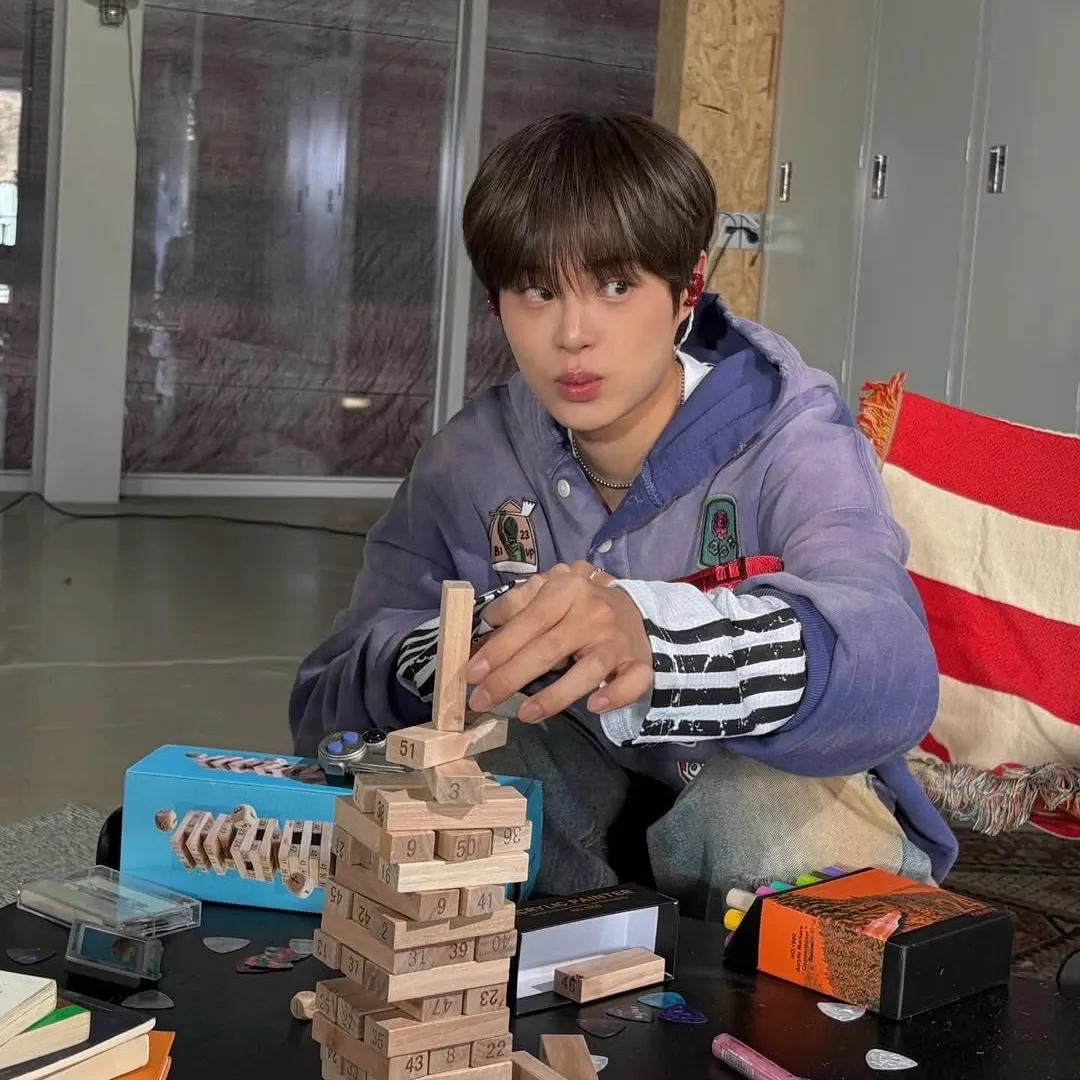 Latest photo of Lee Daehwi (AB6IX)