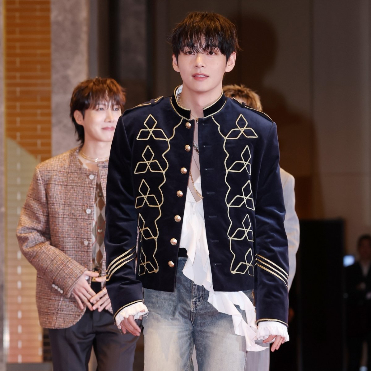 뷔 (방탄소년단)의 최신 사진