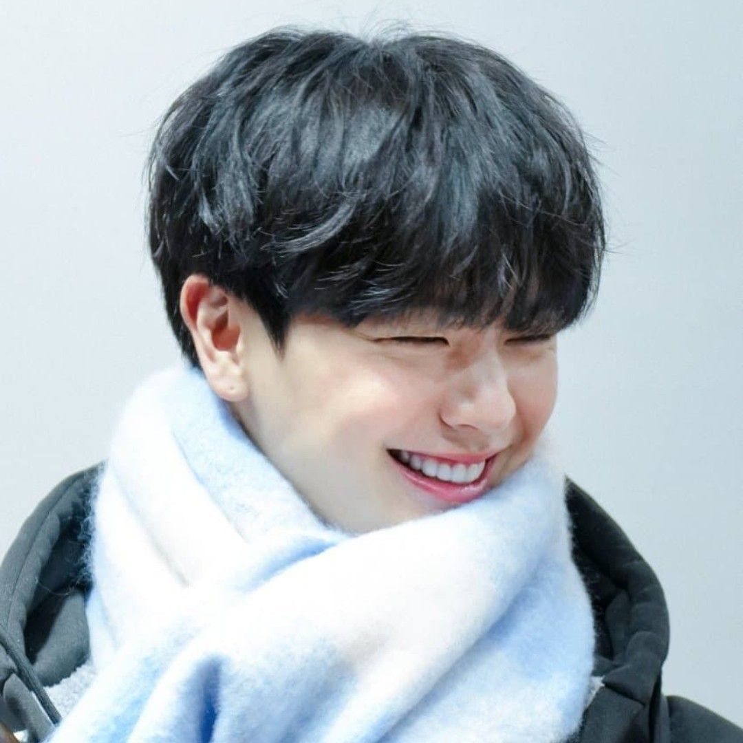 Behind-the-scenes cut of Yook Sungjae (BTOB)