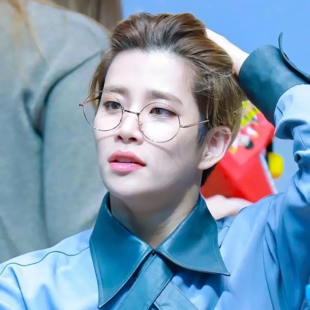 Behind-the-scenes cut of MJ (ASTRO)