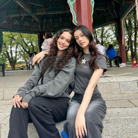 A moment captured by KATSEYE's fan