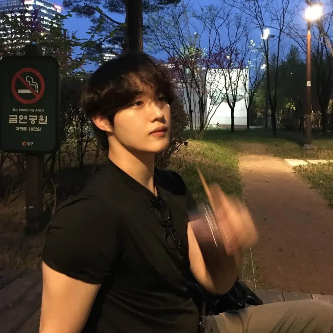 A moment captured by Hyunsuk's fan