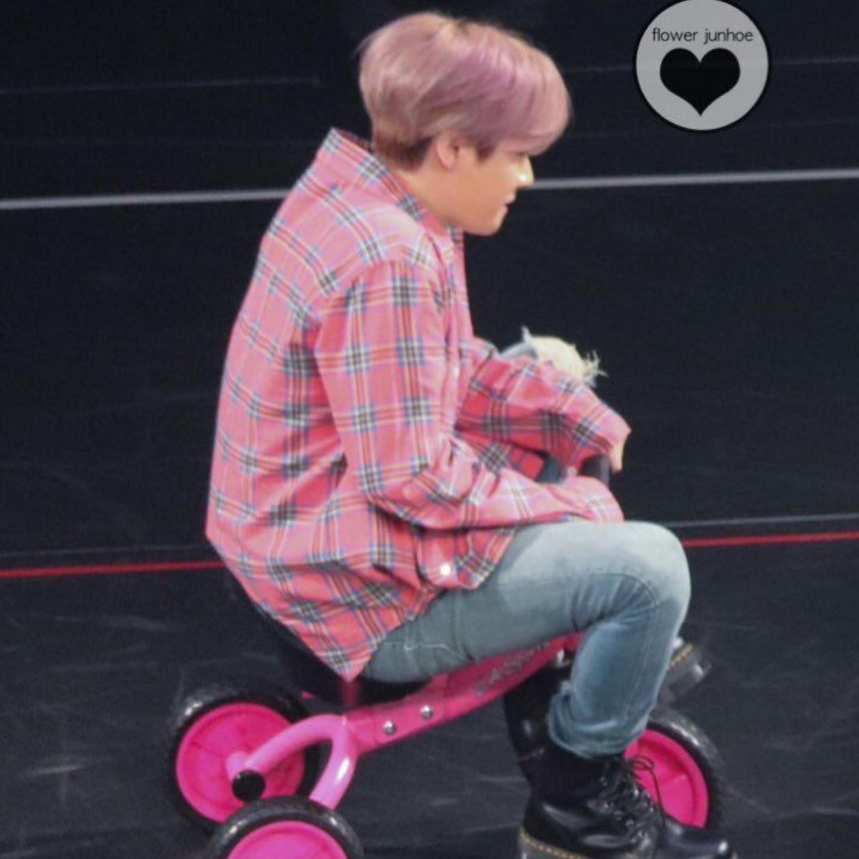 Behind-the-scenes cut of JAY (iKON)