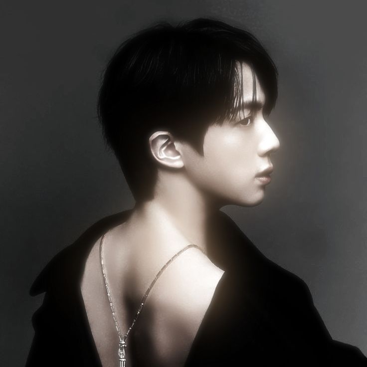 ジン (BTS)の最近の活動写真