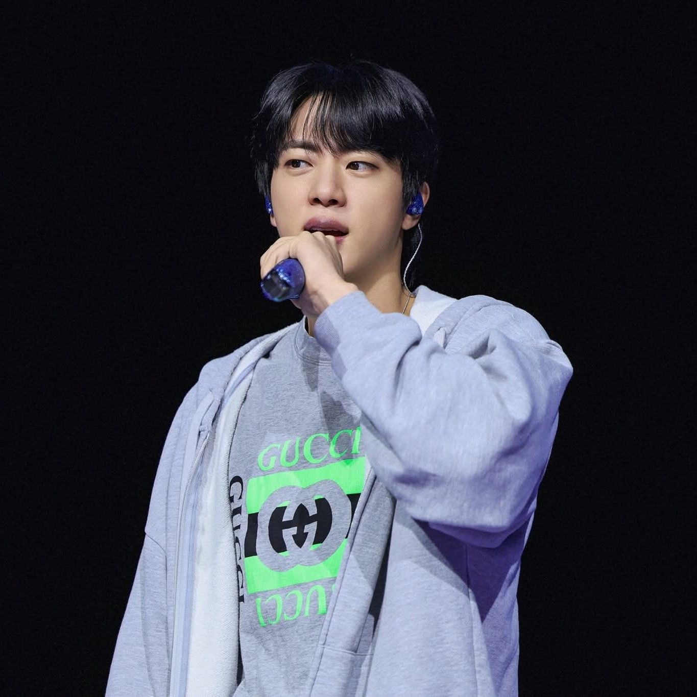 Foto aktivitas terbaru Jin (BTS)