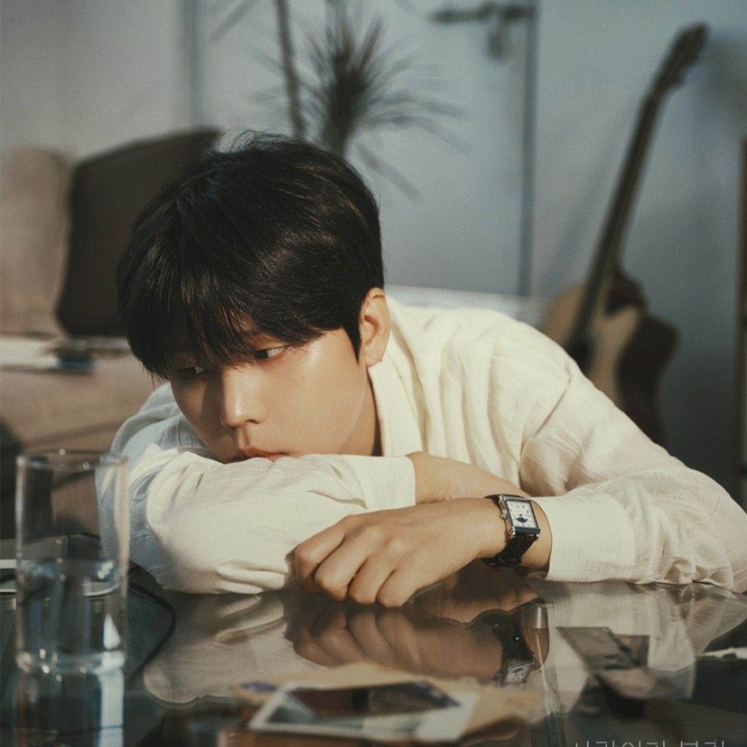 A moment captured by Jung Seunghwan's fan