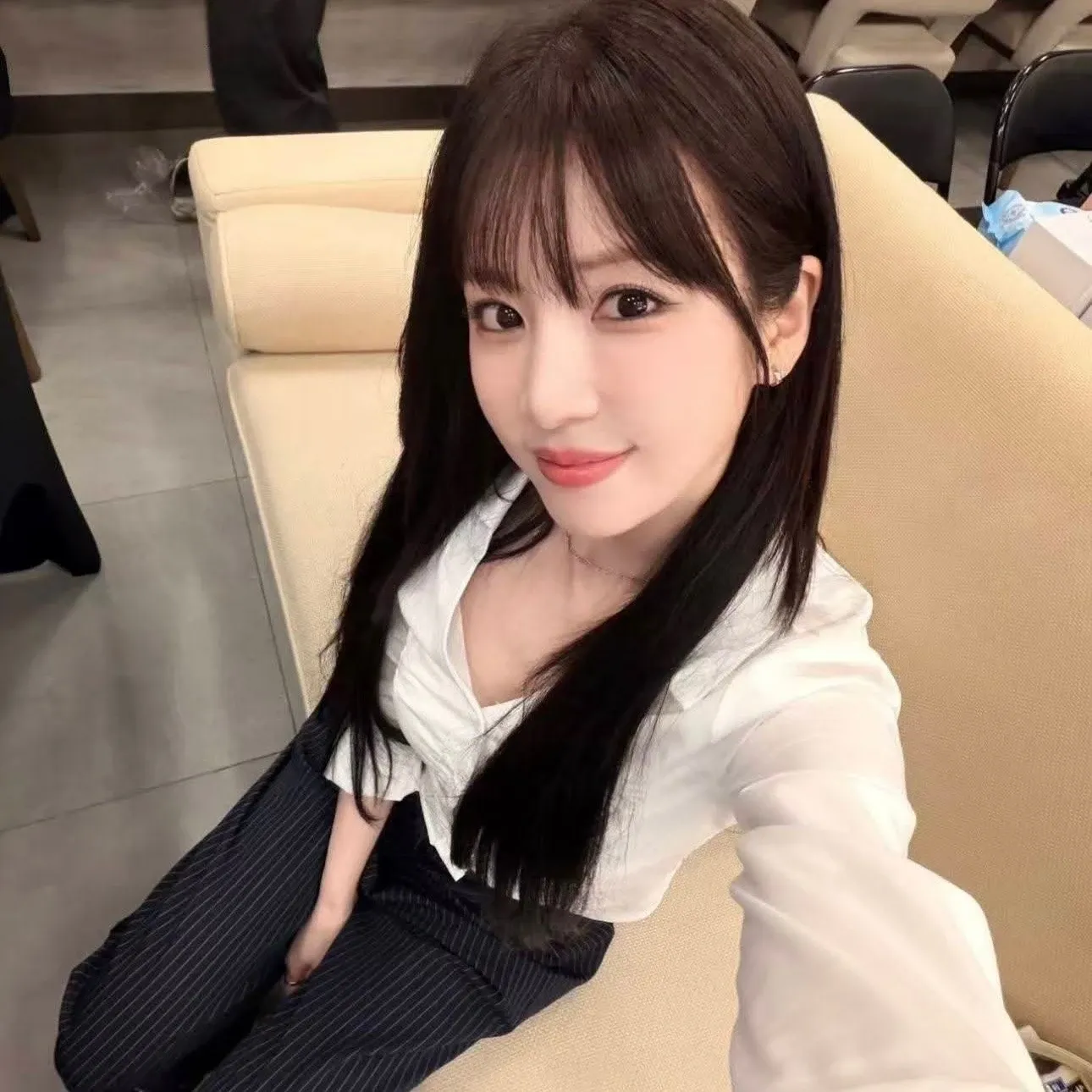Behind-the-scenes cut of Park Chorong (Apink)